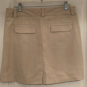 Nike Golf Sz 8 Dri-Fit Khaki Skorts